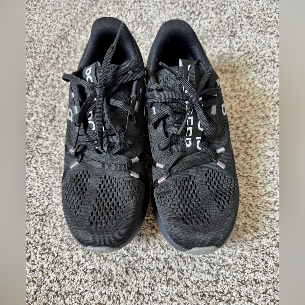 ON Cloudsurfer Sneakers 7.5W